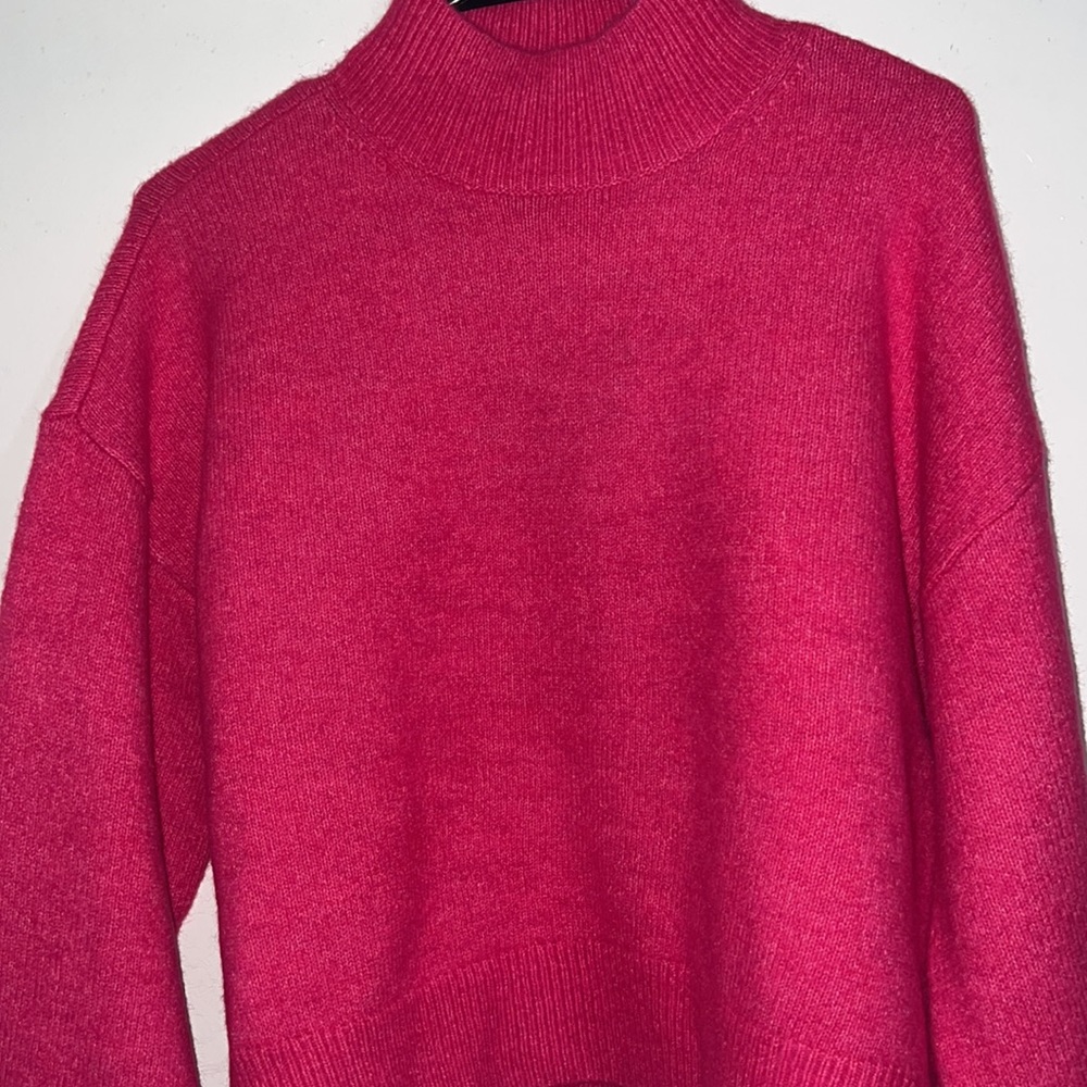 CALVIN KLEIN PINK MOCK NECK - Picture 6 of 9